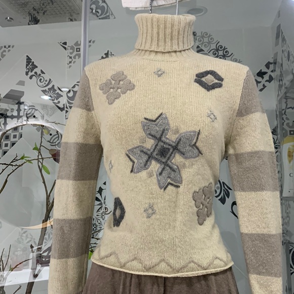 Eddie Bauer Sweaters - Like NEW VTG 90’ Eddie Bauer Lambswool Knit Embroidered Turtleneck